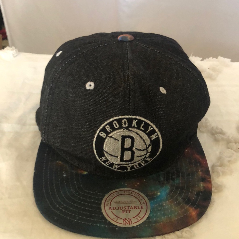 MITCHELL & NESS Brooklyn New York Nets SnapBack cap. One Size.